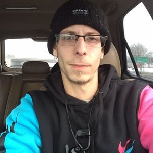 Meet your Posher, Dom